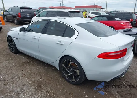2018 Jaguar Xe 35T Portfolio Limited Edition z USA, uszkodzony, nr VIN SAJAH4EV4JCP17110